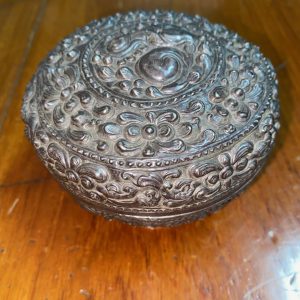 ตลับเงินโบราณเนื้อเงินคุณภาพสูงอย่างดี สมบูรณ์สวยงามมากๆ - Image 2