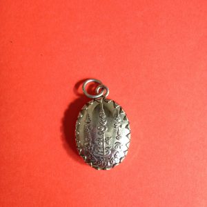 เหรียญล๊อกเก็ตสีพระครูสุจิตสีลาจารย์(หลวงปู่ต๊วน) องค์ที่ 2 - Image 3