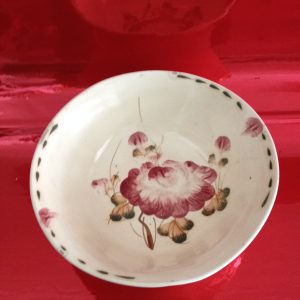 ชามกระเบื้องใบใหญ่สีขาวหม่นลายดอกไม้ ราคาใบละ 350 บ. - Image 4