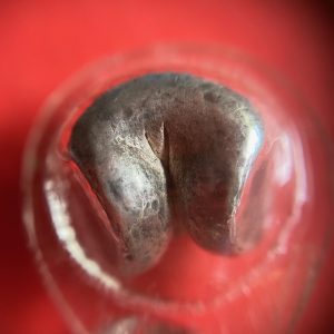 พดด้วงรัตนโกสินทร์เม็ดบาทสมัย ร.3 พ.ศ.2367-2394 (ตราปราสาท-กรงจักร )ตราปราสาทสวยงามคมชัดเลี่ยมพลาสติก - Image 3