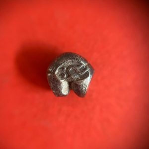 เงินพดด้วงสมัยอยุธยาขนาดตํ่ากว่าหนึ่งบาท(เฟื้อง) ตรา สังข์เนื้อเงินบริสุทธิ์ เม็ดนี้สวยคมชัดสมบูรณ์มากๆ - Image 2