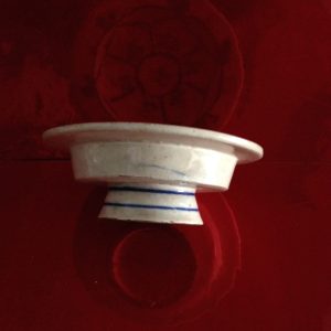 จานเชิงรัตนโกสินทร์ตอนต้น มีลายบนอย่างเดียว สภาพสมบูรณ์มาก ใบที่ 6 - Image 3