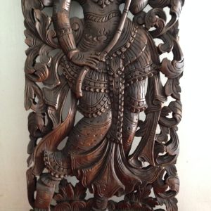 รูปนางฟ้ายืนถือดอกบัว แกะสลักสามมิติอ่อนช้อยบนไม้ขนุน ขนาด 14"x36" - Image 3