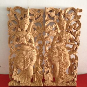 รูปนางฟ้ายืนพนมมือ แกะสลักสามมิติอ่อนช้อยบนไม้สักขนาด 7.5"x18' - Image 4