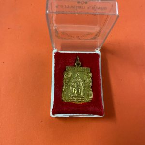 เหรียญกะไหล่ทองหลวงพ่อพระพุทธเรืองฤทธิ์ รุ่น 2 ปีพ.ศ.2512 สวยงามกะไหล่ทองเดิมครบองค์ที่10 พร้อมกล่องเดิม - Image 4