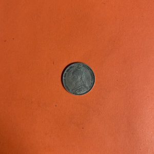 เหรียญเก่าเนื้อเงินประเทศอังกฤษสมัยพระเจ้า VICTORIA DEI GRATIA ปี ค.ศ.1892 มูลค่า SIX PENCE ตรงกับสมัย ร.5 พ.ศ.2435 - Image 2