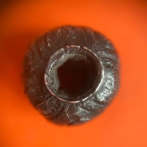 ตะกรุดพิศมร เนื้อโลหะเก่าแกะลวดลายและดอกไม้โดยรอบเม็ดรอบของวัดเก่าในกทม. - Image 4