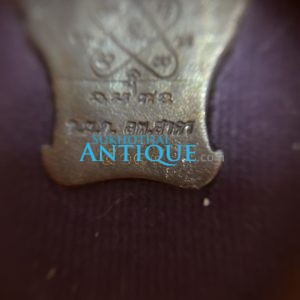 พระยอดขุนพลบ้านค่ายเนื้อนวะ หลวงพ่อหนองกรับ จ.ระยอง หลังยันต์ ตอกโค๊ต 5085 - Image 3