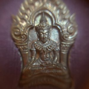 พระยอดขุนพลบ้านค่ายเนื้อนวะ หลวงพ่อหนองกรับ จ.ระยอง หลังยันต์ ตอกโค๊ต 5085 - Image 4