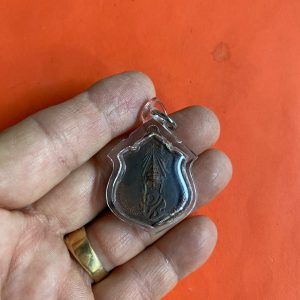 เหรียญพระพุทธชินราชเนื้อทองแดงกะไหล่เดิม หลัง ภปร กองทัพภาคที่ 3 สวยงามคมชัดมากๆ - Image 4