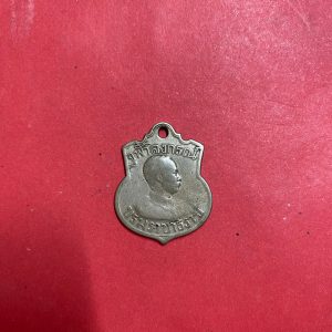 เหรียญอาร์มเสด็จกลับจากยุโรป ร.ศ. 126 เนื้ออัลปาก้าสวย เลี่ยมอยู่ในกรอบเงินเปิดฝาได้ - Image 4