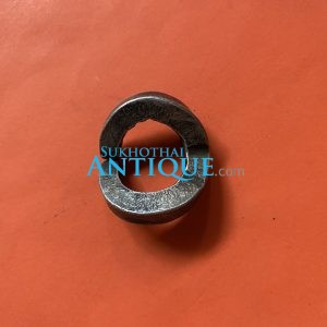 เงินเจียงปีกกว้างเนื้อเงินหนัก ประมาณ4บาท ตอกตรา เพียไรและตราอี่นๆคมชัดมากอยู่รอบตัว - Image 3