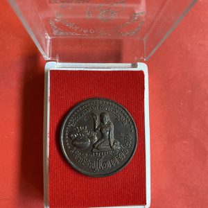 พระหล่อหลวงพ่อโสธรเก่าห่วงเชื่อมด้านบนเศียร เลี่ยมพลาสติกพร้อมใช้ - Image 4