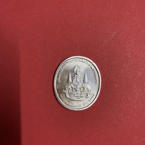 เหรียญในหลวงทรงวิทยุ หรือเหรียญทรงวอเนื้อเงินพร้อมกล่องเดิม ของกรมไปรษณีย์โทรเลขผลิตปี 2539 อยู่ในกล่องเดิม คลาสสิคสวยงามคมชัดหายากมากๆ - Image 3