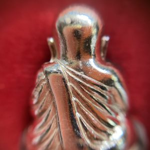 หลวงพ่อเงินลอยองค์พิมพ์นิยมเนื้อเงิน( รุ่น55 มหาบารมี 85 พรรษา )  ราคาองค์ละ 9,500 บ. - Image 2