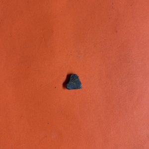 พระปิดตาหลวงปู่เอี่ยมวัดหนัง เนื้อชินตะกั่วหลังเรียบ องค์จิ๋วน่าเลี่ยมทองไว้บูชา - Image 4