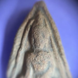 พระนางพญาเนื้อดิน กรุวัดดอนลาน จ. สุโขทัยพิมพ์ใหญ่ อายุเก่าหลายร้อยปี องค์ที่ 12 - Image 3