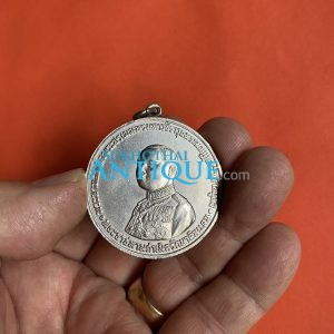 เหรียญพระราชทานกำเนิดรักษาดินแดง ร.6 ปี2505 ห่วงเชื่อม เนื้อ อัลปาก้ากะไหล่เงิน พิมพ์ใหญ่ เหรียญที่ 4 สวยเดิมมาก - Image 3