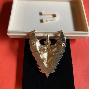 เข็มกลัดพระยาครุฑกะไหล่ทองลงยาพร้อมประดับเพชรเทียม องค์สูงใหญ่ 11/2"X2" - Image 4