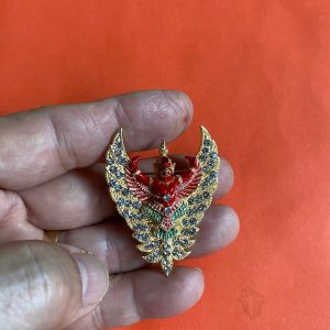 เข็มกลัดพระยาครุฑกะไหล่ทองลงยาพร้อมประดับเพชรเทียม องค์สูงใหญ่ 11/2"X2" - Image 2