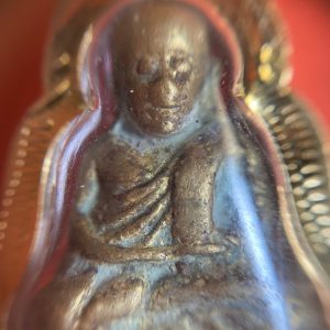 หลวงพ่อเงินหล่อโบราณออกวัดท้ายนำ้ เลี่ยมพลาสติกกันนำ้กรอบทองไมค่อน รวมสร้อยคอพร้อมใช้ - Image 3