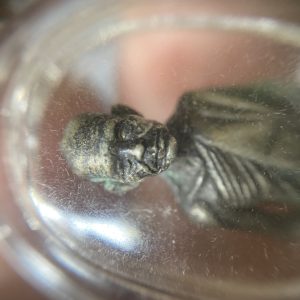 หล่อหลวงพ่อเดิม เนื้อเงิน เลี่ยมพลาสติกกันนำ้อย่างดี ( ไม่ทราบรุ่น พิธี ) - Image 3