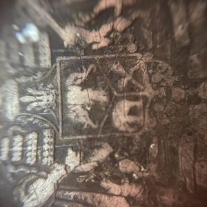 เหรียญเนื้อเงินหนึ่งบาท รัชกาลที่ 5ไม่มี ร.ศ.มีลงจารณ์เก่าผิวดำเดิมไม่เคยผ่านการล้าง เหรียญที่ 1 - Image 3