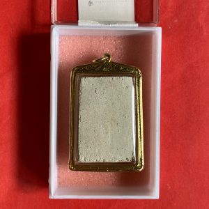 พระสมเด็จพระศาสดาวัดบวรนิเวศวิหาร รุ่นแรกเนื้อผงปี 16 สวยแท้เดิม กองกษาปณ์ออกแบบแม่พิมพ์ที่ใชักดพิมพ์  (องค์นี้เลี่ยมทองยกซุ้ม) - Image 3