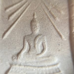 พระสมเด็จพระศาสดาวัดบวรนิเวศวิหาร รุ่นแรกเนื้อผงปี 16 สวยแท้เดิม กองกษาปณ์ออกแบบแม่พิมพ์ที่ใชักดพิมพ์  (องค์นี้เลี่ยมทองยกซุ้ม) - Image 4