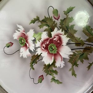 ถาดกระเบื้องโบราณขนาด 16" ลายคล้ายดอกเก็กฮวย สีน้ำตาลเหลืองและฃาว สวยงามคลาสสิกพร้อมหูและดุม - Image 4