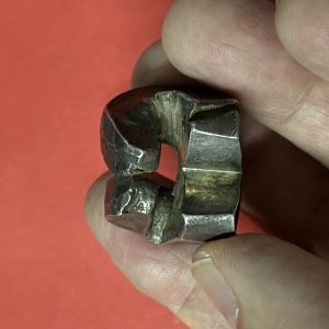 เงินเจียงเนื้อเงินปีกใหญ่ ขาเล็ก ตอกตรา แสบและตราอี่นๆรอบตัว ผิวรุ้งธรรมชาติ - Image 3