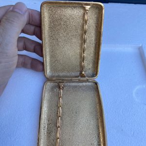 ตลับใส่ยาเส้นโบราณของจีนเเนื้อเงินแกะลวดลายพระราชวังฝาเป็นรูปมังกร นำไปชุบทองเก่าคลาสสิคสมบูรณ์มากๆ(พร้อมหลักฐานใบเสร็จเก่า) นน.12.37 กรัม - Image 4