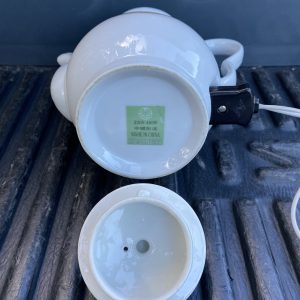 กาต้มนำ้ไฟฟ้ากระเบื้องเก่าจากประเทศจีนมีลวดลายศิลปะสวยงามขลิบทองทั้งสองด้าน ใช้ไฟ 220 V. พร้อมฝา และสายไฟ - Image 3