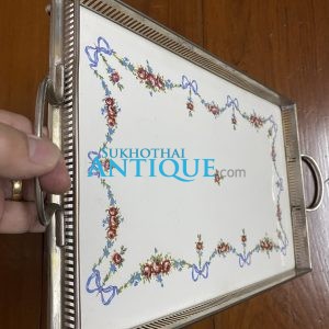 ถาดกระเบื้องโบราณสมัย ร.5  ทรง 4 เหลี่ยม(9 1/2" X15") ลายช่อเถาดอกกุหลาบสีชมพู ผูกโบว์โดยรอบ สวยงามคลาสสิคสมบูรณ์มากๆ - Image 2