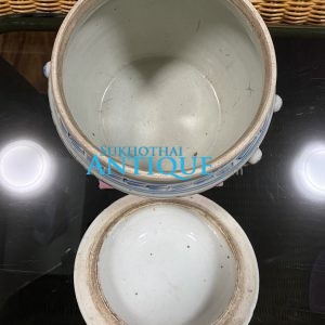 โถกะปิโบราณเนื้อพังเคย ลายเคลือเถาวัลย์ ที่ฝาจุกเป็นรูปสิงห์โตหมอบอยู่ จัดว่าสภาพสมบูรณ์มาก - Image 4