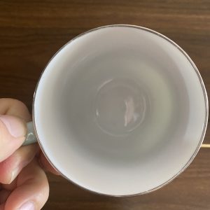 ถ้ายกาแฟเก่าพร้อมฝาลายดอกไม้ จัดว่าเนื้อแกร่งประเภทเดียวกับกังใสสีฟ้าอ่อนขลิบเงิน - Image 4