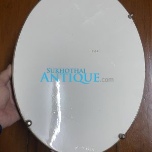 ถาดกระเบื้องโบราณรูปไข่สมัย ร.5 ขนาด 13 1/2"X17 1/2" ลายสี่เหลี่ยมสีขาวฟ้าและแดง หายากสมบูรณ์สวยงามมีหู,มีดุมขาเดิมครบ - Image 3