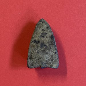 พระหลวงปู่ทวดเนื้อว่าน อ.นอง รุ่นแรกวัดทรายขาว ปี2514 ฝังตะกรุดกดพิมพ์มือ มีไขว่านจับรอบองค์เลี่ยมกรอบเงินหนายกซุ้ม - Image 3