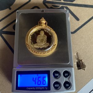 เหรียญหลวงพ่อเงินวัดบางคลานหลังกรมหลวงชุมพรฯ ทองคำขัดเงา 99.99% นน.31.14 g รวมเลี่ยม นน.46 g โรงงานเพิร์ธ 24 ธค ปี 37 - Image 4