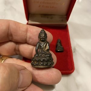 พระกริ่งปวเรศ รุ่น 2 ปี 2530 วัดบวรนิเวศราชวรวิหารเนื้อนวะโลหะบรรจุผงจิตรลดา ในหลวงเสด็จเททอง พระสังฆราชปลุกเสก - Image 2