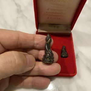 พระกริ่งปวเรศ รุ่น 2 ปี 2530 วัดบวรนิเวศราชวรวิหารเนื้อนวะโลหะบรรจุผงจิตรลดา ในหลวงเสด็จเททอง พระสังฆราชปลุกเสก - Image 4