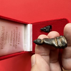 พระกริ่งปวเรศ รุ่น 2 ปี 2530 วัดบวรนิเวศราชวรวิหารเนื้อนวะโลหะบรรจุผงจิตรลดา ในหลวงเสด็จเททอง พระสังฆราชปลุกเสก - Image 2