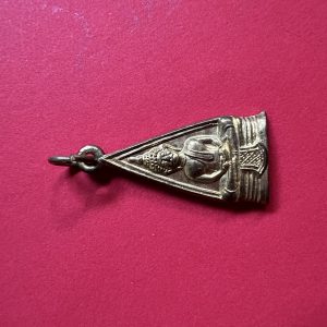 เหรียญหลวงพ่อโสธร งานผูกพัทธสีมา วัดไทรย้อย เนื้อกะไหล่ทอง อ.สวรรคโลก จ.สุโขทัย ปี 2505 องค์ที่ 2 - Image 2