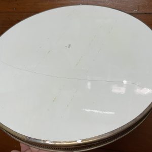 ถาดกระเบื้องโบราณสมัย ร.5 ขนาด 18" ลายช่อดอกเต็มมีสีเหลืองชมพูและฟ้าอย่างละ 2 ดอก มีรอยร้าว 1  เส้น ขาดดุมและหู - Image 3