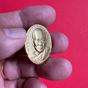 เหรียญสมเด็จพระสังราชองค์ที่ 19 หลัง ภปร.ปี29 กะไหล่ทอง ผลิตโดยกองกษาปณ์ไทย ในหลวงเป็นผู้ออกแบบพิธีดี ปลุกเสกถึง 3 รอบ - Image 3