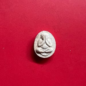 พระปิดตาหลวงปู่ต้วน (พระครูสุจิตสีลาจารย์) วัดสวัสติการาม (วัดต้นหัด) เนื้อผงพิมพ์เล็ก ปี2537 อายุครบ 80 ปี องค์ที่ 2 - Image 2