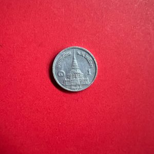 เหรียญกษาปณ์หมุนเวียน 1 สตางค์ หน้ารูปในหลวงร.9 หลังรูป วัดพระธาตหริภุญชัย พ.ศ. 2533 - Image 2