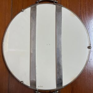 ถาดกระเบืองโบราณสมัยร.5 16" ลายช่อดอกกุหลาบชมพูขาวเหลือง บาน 3 ตูมใกล้บาน 1 ดอก สมบูรณ์ สวยทันยุคทั้งขอบและหู - Image 4