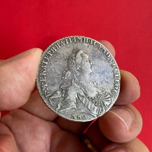 เหรียญเก่าเนื้อเงินประเทศ RUSSIA สมัยพระนาง CATHERINE II , ROUBLE  ขอบเหรียญเกลียวเชือกปีค.ศ.1768 ตรงกับพ.ศ.2311 - Image 2