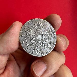 เหรียญเก่าเนื้อเงินประเทศ RUSSIA สมัยพระนาง CATHERINE II , ROUBLE  ขอบเหรียญเกลียวเชือกปีค.ศ.1768 ตรงกับพ.ศ.2311 - Image 3